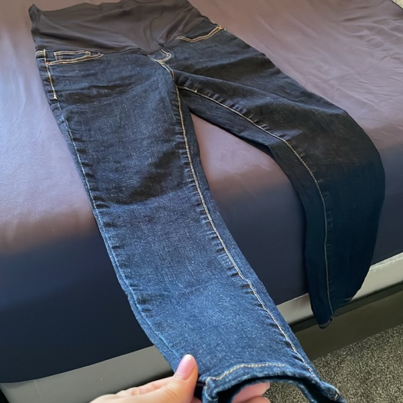 Over the belly maternity jeans - Picture 2 of 3